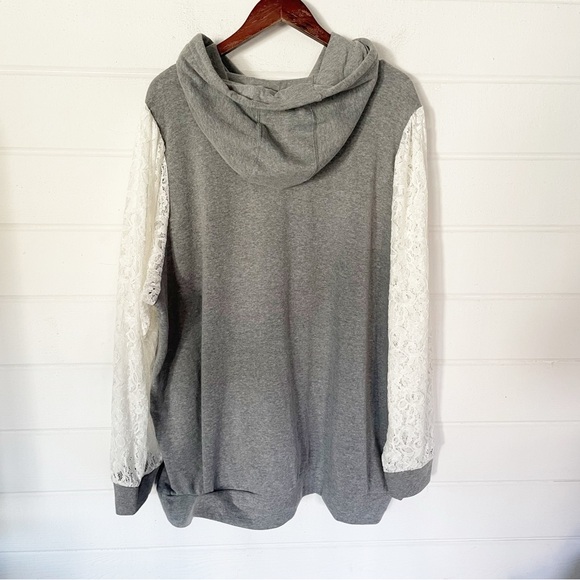 NWT Torrid Classic Fit Cozy Fleece Lace Sleeves
Hoodie in Gray Size 4 (4X) - Picture 12 of 12